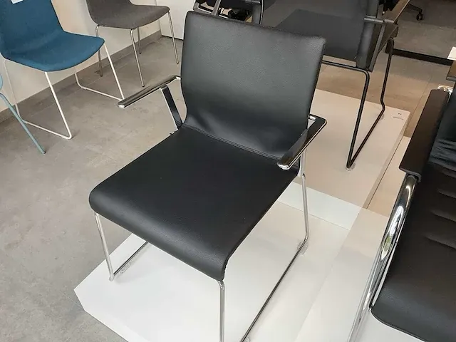 Diverse icf design bezoekersstoelen (3x) - afbeelding 5 van  5