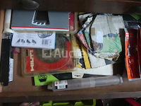 Diverse ijzerwaren en handgereedschap - afbeelding 11 van  24