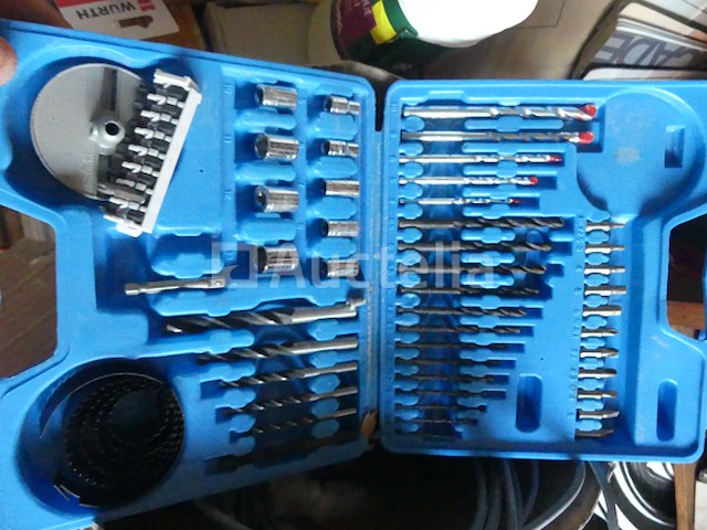 Diverse ijzerwaren en handgereedschap - afbeelding 12 van  24