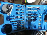 Diverse ijzerwaren en handgereedschap - afbeelding 12 van  24