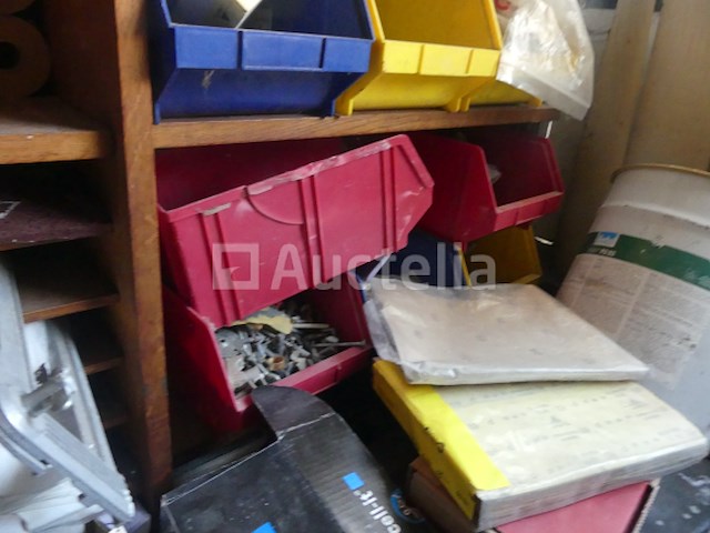 Diverse ijzerwaren en handgereedschap - afbeelding 20 van  24