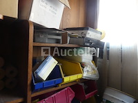 Diverse ijzerwaren en handgereedschap - afbeelding 2 van  24