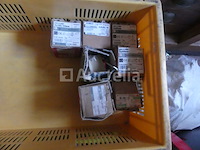 Diverse ijzerwaren en handgereedschap - afbeelding 4 van  24