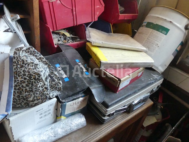 Diverse ijzerwaren en handgereedschap - afbeelding 7 van  24