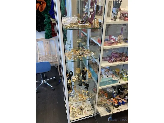 Diverse imitatiejuwelen - afbeelding 1 van  18