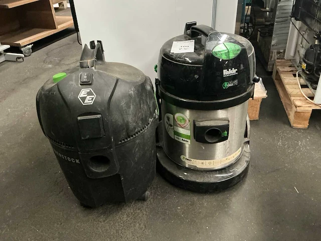 Diverse industriële stofzuigers (2x) - afbeelding 1 van  5