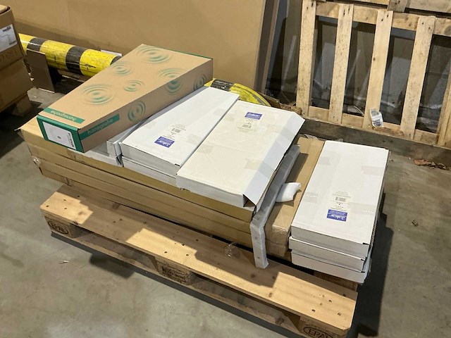 Diverse installatiematerialen - afbeelding 1 van  9