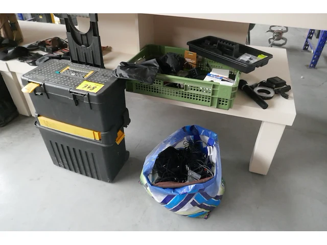 Diverse items deel 2 - afbeelding 1 van  5
