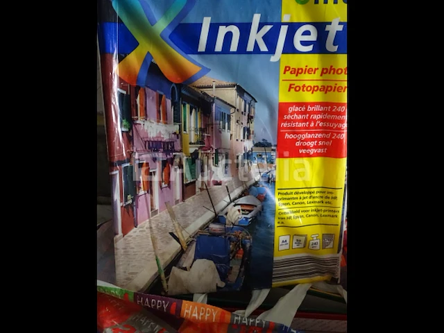 Diverse items (mappen, schriften, telefoon, fotopapieren, enz.) - afbeelding 5 van  9