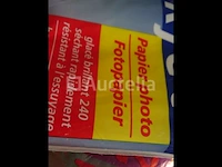 Diverse items (mappen, schriften, telefoon, fotopapieren, enz.) - afbeelding 6 van  9