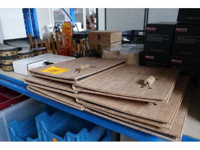 Diverse items - afbeelding 1 van  5