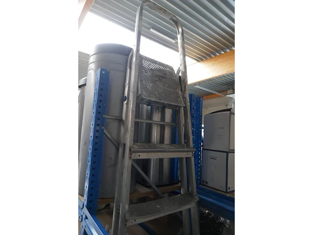 Diverse items - afbeelding 3 van  4