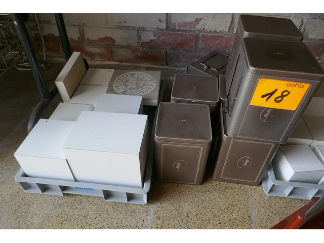 Diverse items - afbeelding 3 van  3