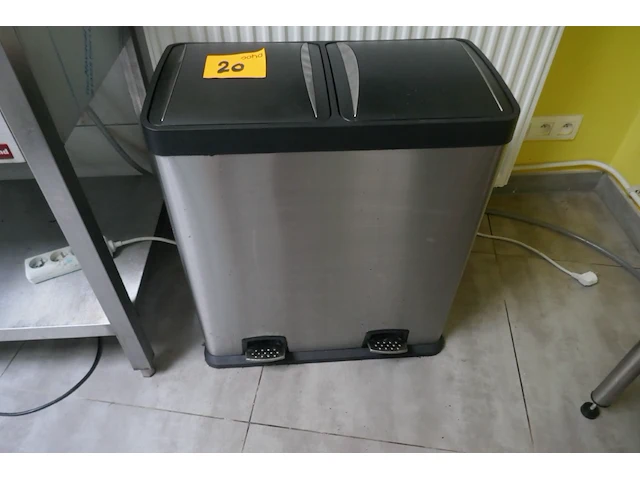 Diverse items - afbeelding 1 van  3
