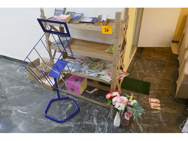 Diverse items - afbeelding 1 van  3