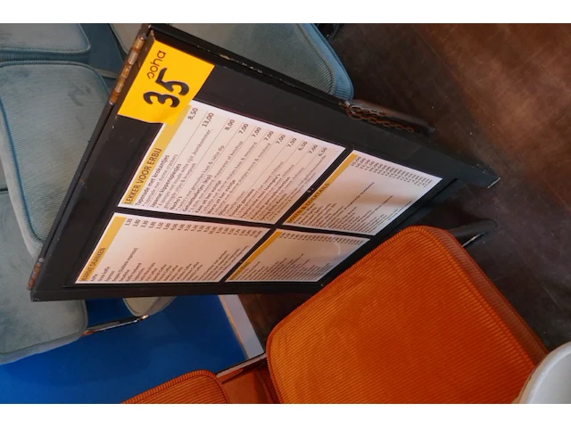 Diverse items - afbeelding 1 van  5