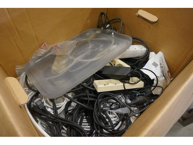 Diverse items - afbeelding 4 van  6