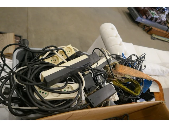 Diverse items - afbeelding 5 van  6