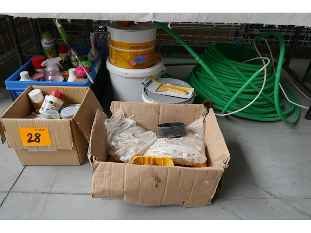 Diverse items - afbeelding 1 van  6