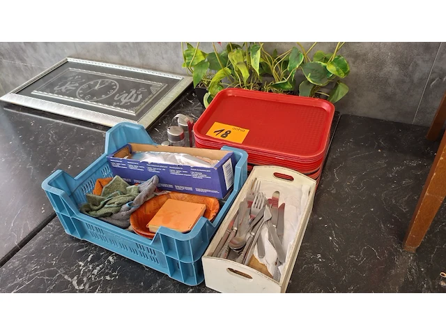 Diverse items - afbeelding 4 van  5