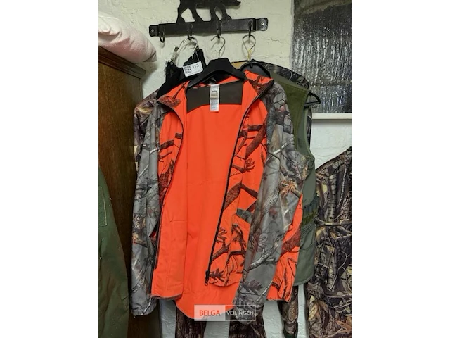 Diverse jachtkledij - afbeelding 2 van  2