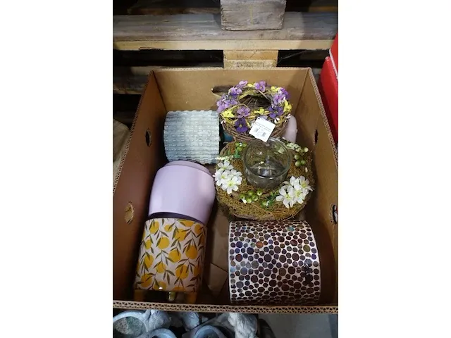 Diverse kaars potjes en bloempotten - afbeelding 6 van  6