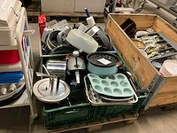 Diverse keukenbenodigdheden - afbeelding 1 van  5