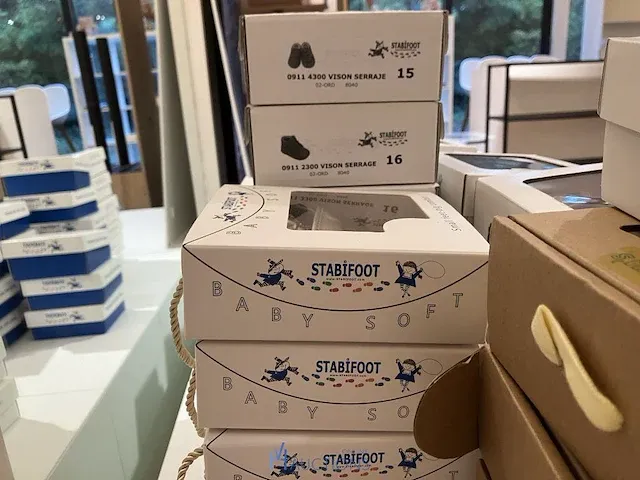 Diverse kinderschoenen - afbeelding 7 van  15