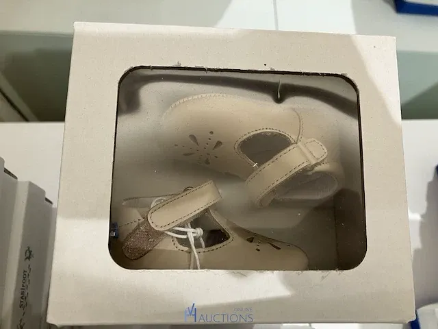 Diverse kinderschoenen - afbeelding 14 van  15