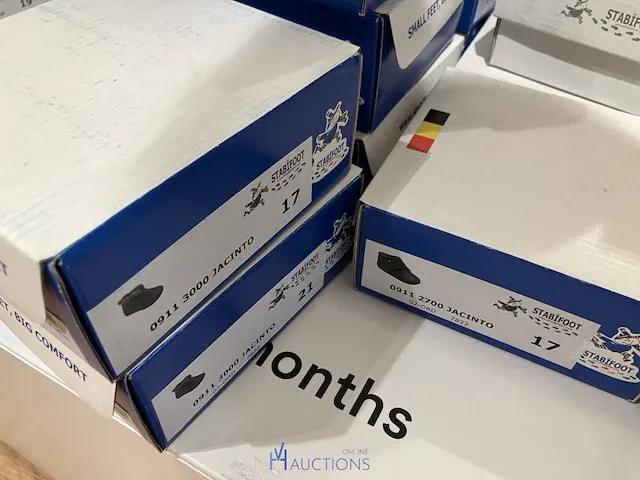 Diverse kinderschoenen - afbeelding 4 van  13