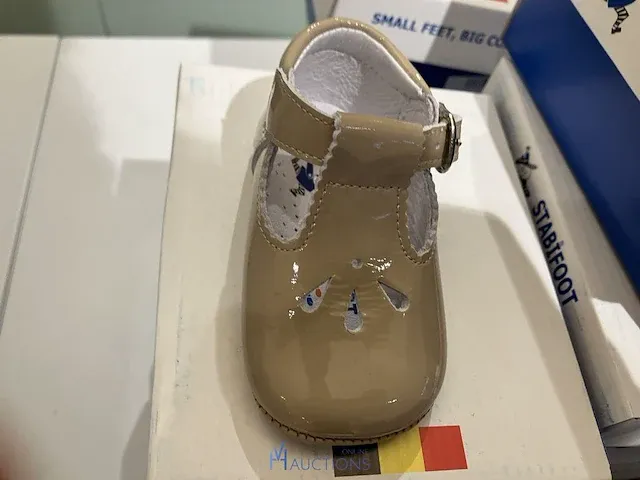 Diverse kinderschoenen - afbeelding 11 van  13