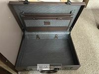 Diverse koffers - afbeelding 2 van  5