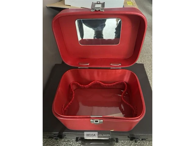 Diverse koffers - afbeelding 4 van  5