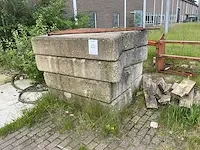 Diverse kraan contragewichten (21x) - afbeelding 1 van  6