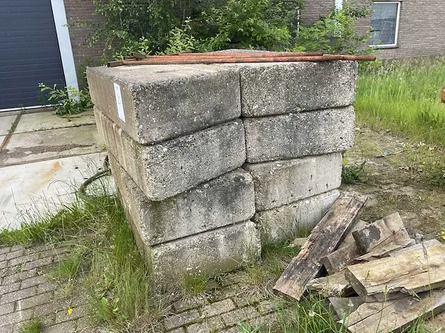 Diverse kraan contragewichten (21x) - afbeelding 2 van  6