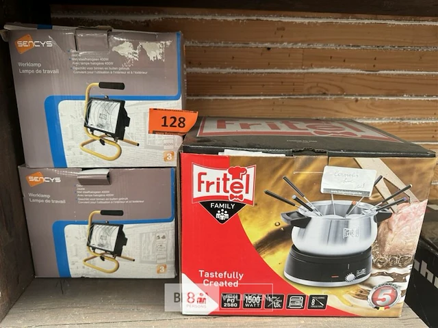Diverse lampen en friteusse - afbeelding 1 van  2