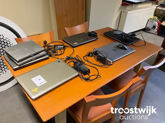 Diverse laptops - afbeelding 1 van  17