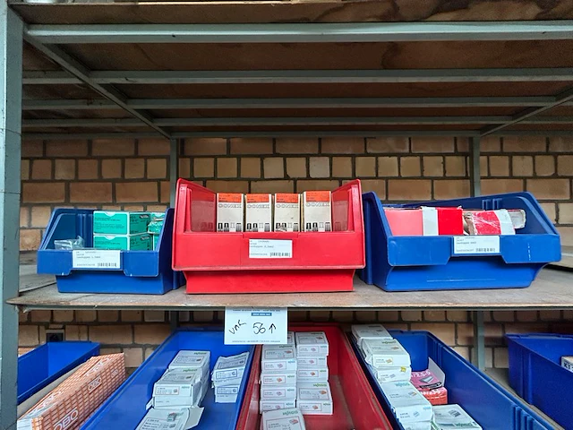 Diverse lasdoppen ong 85 dozen - afbeelding 1 van  4