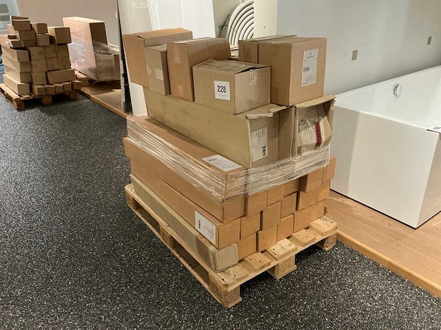 Diverse luchtafvoer burgerhout - afbeelding 1 van  7