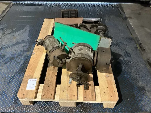 Diverse machine onderdelen - afbeelding 1 van  5