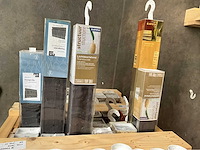 Diverse maten vouwgordijnen lichtdoorlatend (24x) - afbeelding 2 van  6