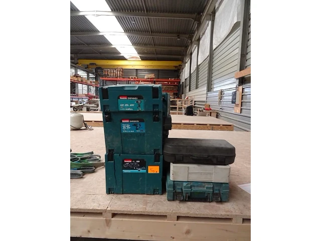 Diverse materiaalkoffers - afbeelding 1 van  3