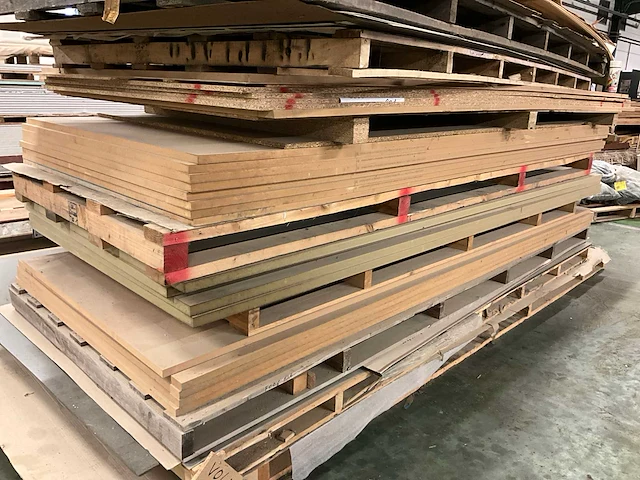 Diverse mdf panelen (19x) - afbeelding 1 van  7