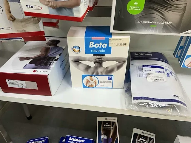 Diverse medische hulpmiddelen (90x) - afbeelding 9 van  33