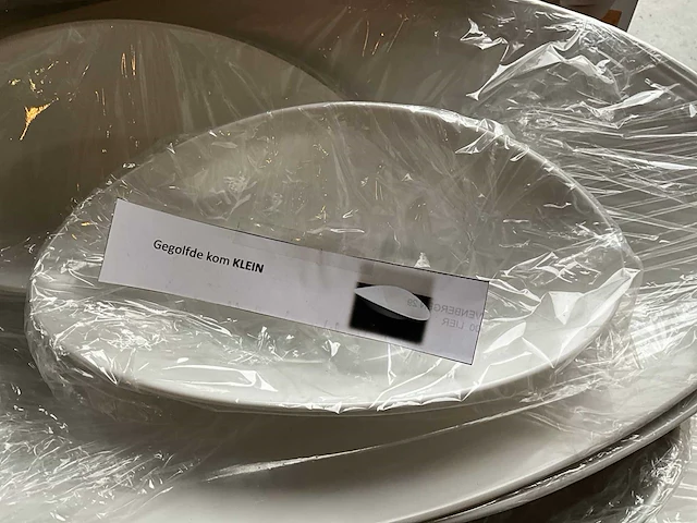 Diverse melamime serveerkommen, gastronormtrays, borden en melamime leistenen ( circa 150x ) - afbeelding 33 van  34