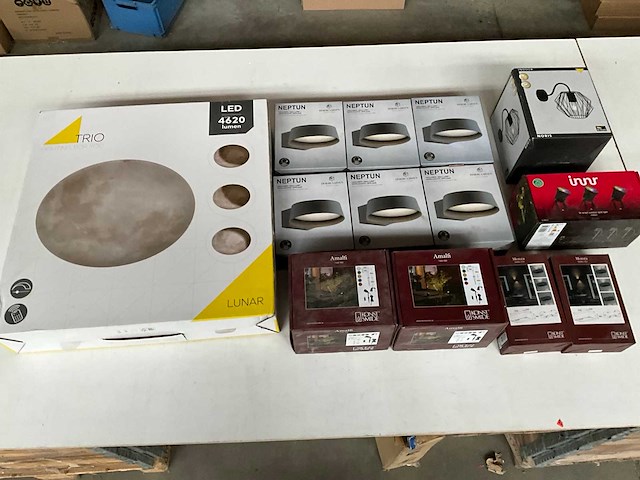 Diverse merken mix kavel binnen- en buitenverlichting (13x) - afbeelding 1 van  11