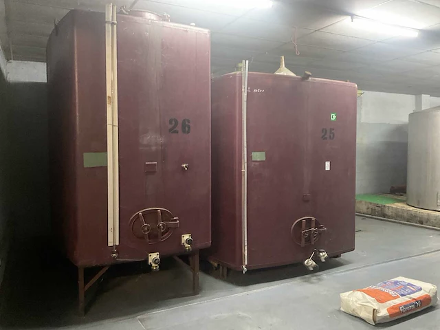 Diverse metalen opslagtanks (2x) - afbeelding 3 van  3