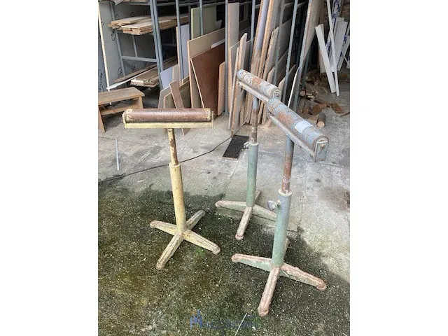 Diverse metalen rolbokken - afbeelding 1 van  2