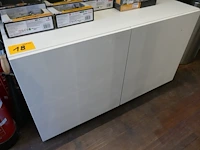 Diverse meubels en diverse items - afbeelding 1 van  5