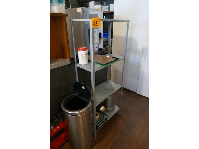 Diverse meubels en diverse items - afbeelding 3 van  5